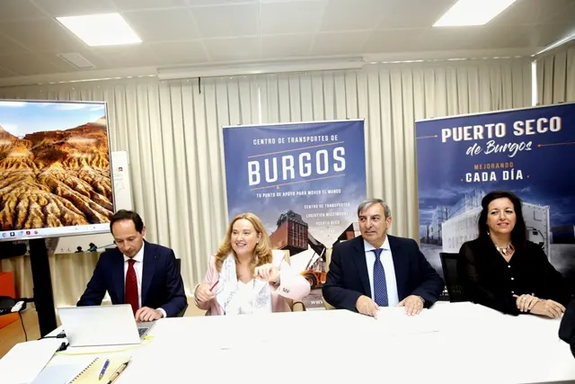 La imagen tiene un atributo ALT vacío; su nombre de archivo es logistica_comunidad.webp